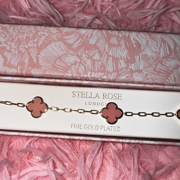 STELLA ROSE LONDON GOLD PLATED PINK PORCELAIN 3 MOTIFS CLOVER BRACELET - Picture 4 of 5